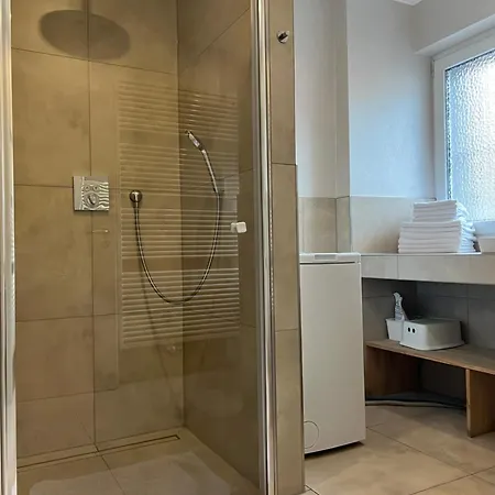 Home- Business Apartment, Private Parking Free Appartamento