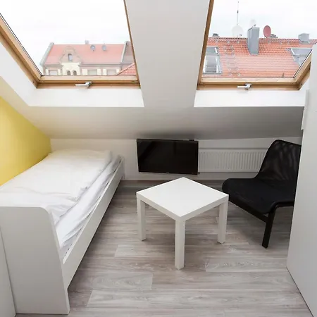 Zentral Gelegene Monteur-dg-wohnung Daire *