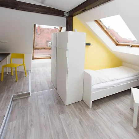 Zentral Gelegene Monteur-dg-wohnung Daire *