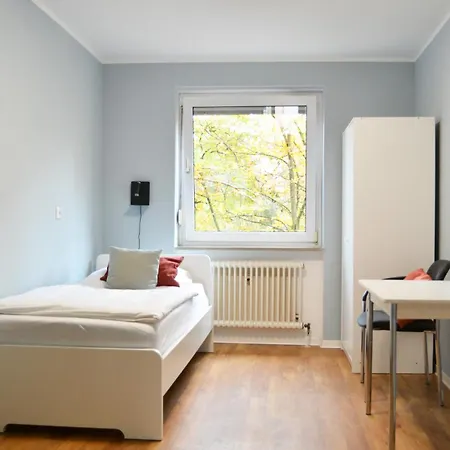 1, 2, Sleep Messe Hotel *