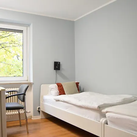 1, 2, Sleep Messe * Neurenberg