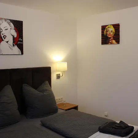 Burghotel - Original ホテル 3*