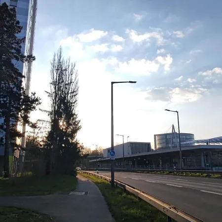 Expoview - Across Fair Entrance, 80sqm, Citycenter 12min Apartment