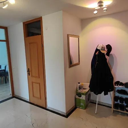 Expoview - Across Fair Entrance, 80sqm, Citycenter 12min Apartment *