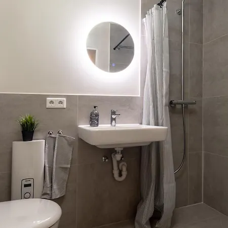 Apartment 2-zimmer - Naehe Altstadt & Stadtpark & U-bahn