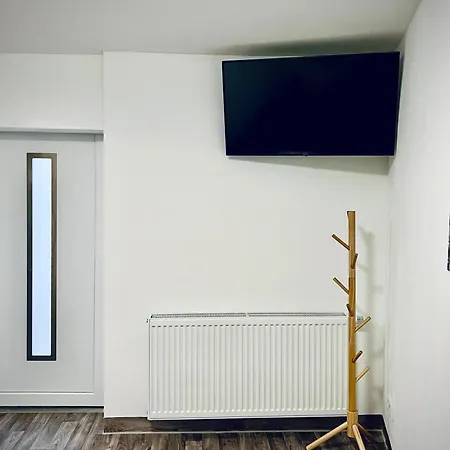 Airport Mini Erdgeschoss Apartman