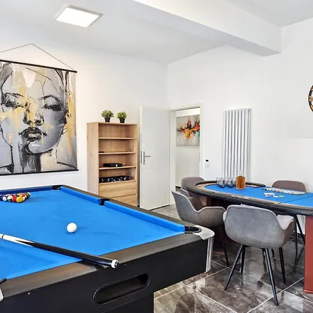 Designer Loft Fuer Bis Zu 15, Whirlpool, Infrarotsauna, Billard, Pokertisch, 2 Baeder Nuremberg
