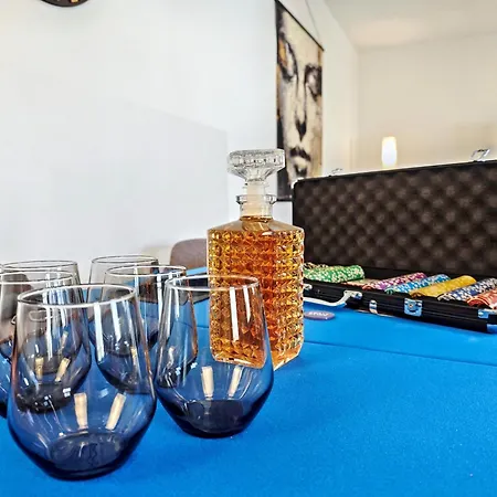 Apartment Designer Loft Fuer Bis Zu 15, Whirlpool, Infrarotsauna, Billard, Pokertisch, 2 Baeder