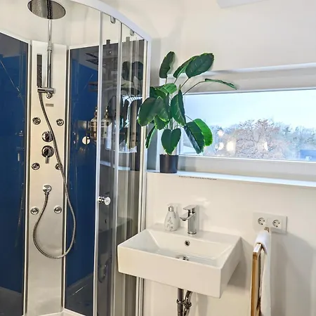 Apartment Designer Loft Fuer Bis Zu 15, Whirlpool, Infrarotsauna, Billard, Pokertisch, 2 Baeder Nuremberg