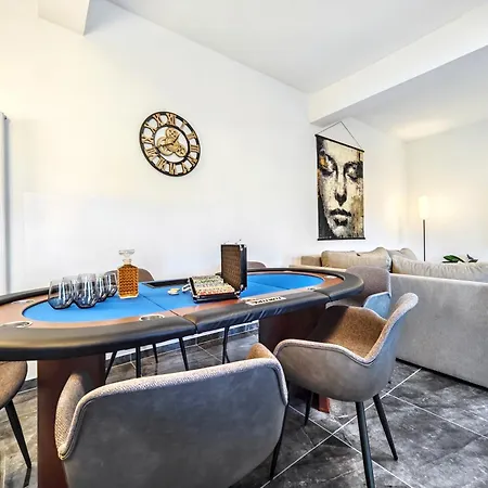 Designer Loft Fuer Bis Zu 15, Whirlpool, Infrarotsauna, Billard, Pokertisch, 2 Baeder Apartment Nuremberg