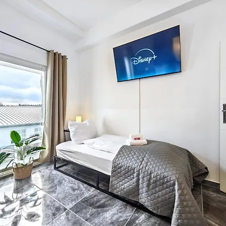 Designer Loft Fuer Bis Zu 15, Whirlpool, Infrarotsauna, Billard, Pokertisch, 2 Baeder Apartment *