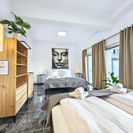 Designer Loft Fuer Bis Zu 15, Whirlpool, Infrarotsauna, Billard, Pokertisch, 2 Baeder * Nuremberg