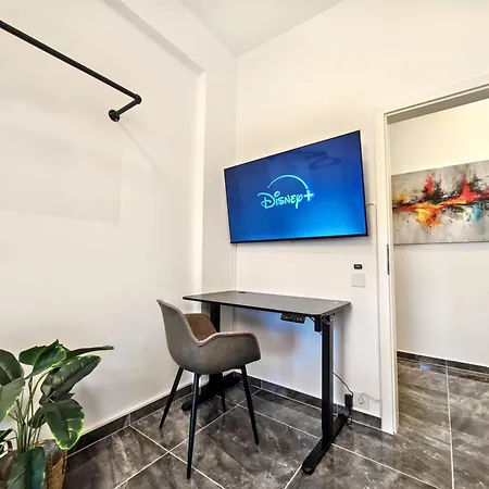 Designer Loft Fuer Bis Zu 15, Whirlpool, Infrarotsauna, Billard, Pokertisch, 2 Baeder Apartment
