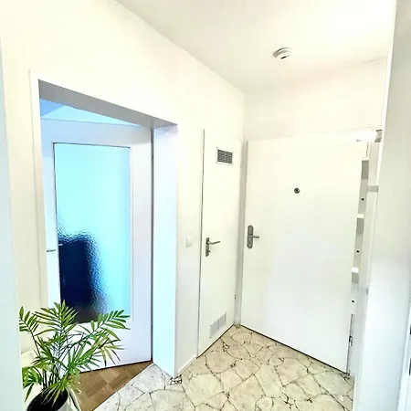 2-room With Balcony And Kitchen Apartment *