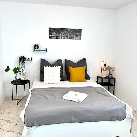 2-room With Balcony And Kitchen *