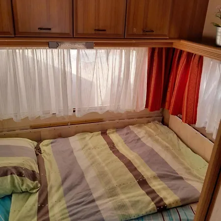 Moving - Retro Uebernachten Im Wohnwagen, Guenstig & Zentral Campsite Nuremberg
