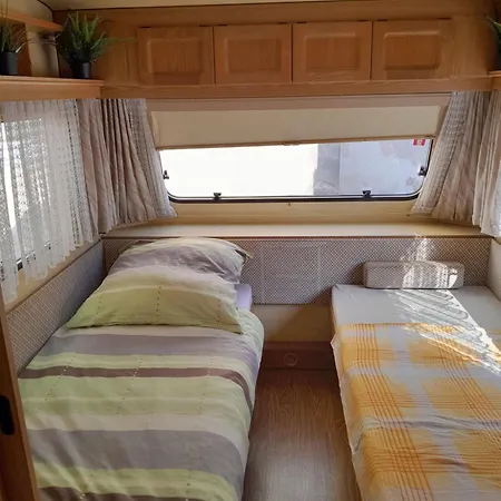 Campsite Moving - Retro Uebernachten Im Wohnwagen, Guenstig & Zentral Nuremberg