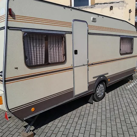 Campsite Moving - Retro Uebernachten Im Wohnwagen, Guenstig & Zentral