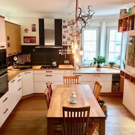 Apartment In Stadtvilla Mit Terrasse Und Garten *