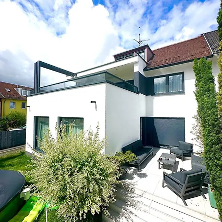 Apartment Familienparadis Pool Garten Grill Parkplatz Fitness Tischtennis *