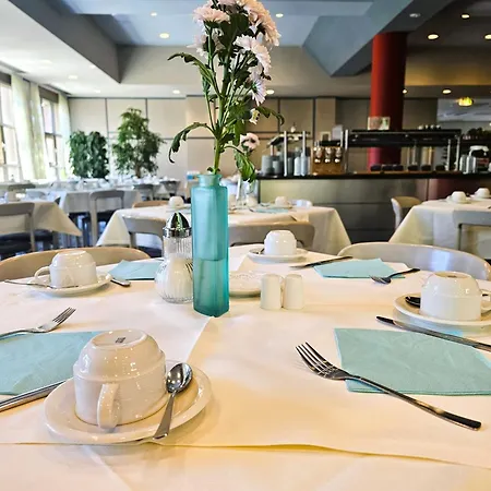 Arvena Park Hotel 4*