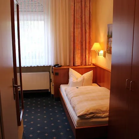 Hotel Luga 3*