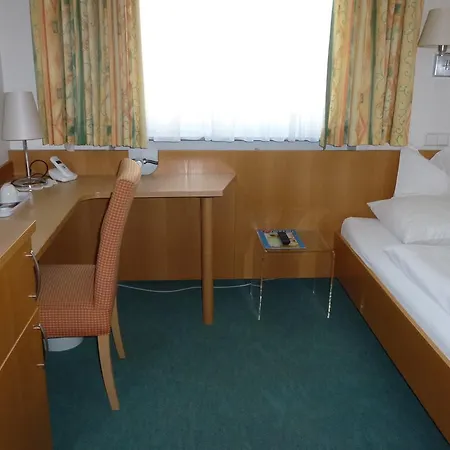 Otel Klughardt 3*