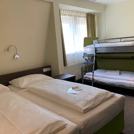 Behringers Hotel 2*