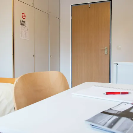 Hotel 1, 2, Sleep Messe