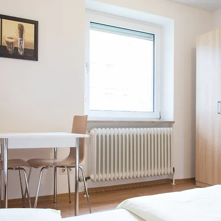 1, 2, Sleep Messe Hotel *