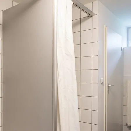 1, 2, Sleep Messe * Neurenberg