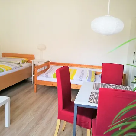 Apartment Quiet City-apt, 4min City-center, 18min Fair Nuernberg!!!