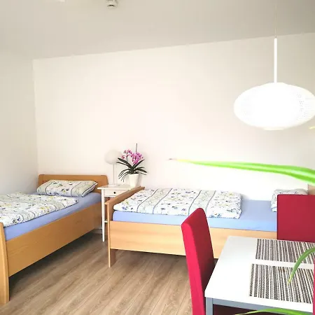 Quiet City-apt, 4min City-center, 18min Fair Nuernberg!!!
