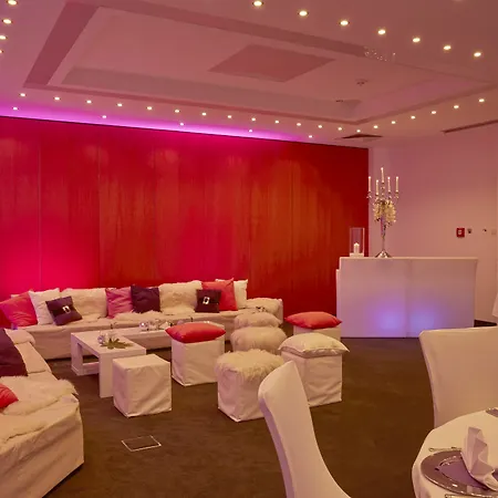 H+ Hotel 4*
