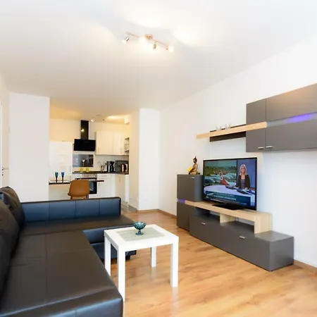 Private Close To Subway Daire *