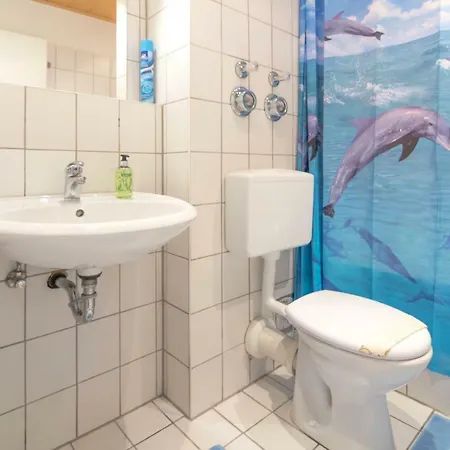 Private Close To Subway Daire