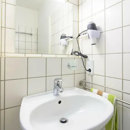 Private Close To Subway Daire