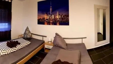 Hotell 105 *