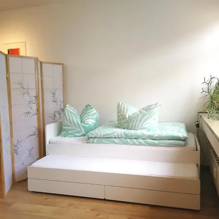 Next To Central-station, Fair 10min * Norimberk