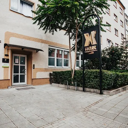 Hotel apartamentowy Huxx Sued 2*