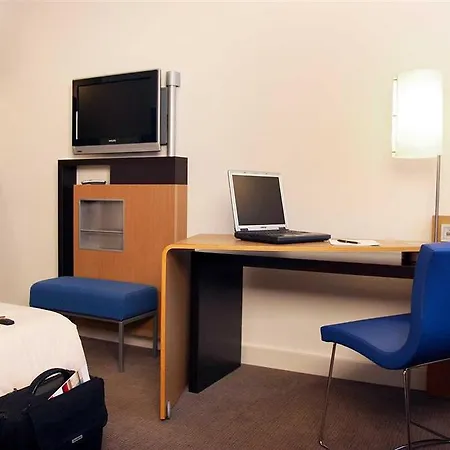 Novotel Am Messezentrum Hotel 4*