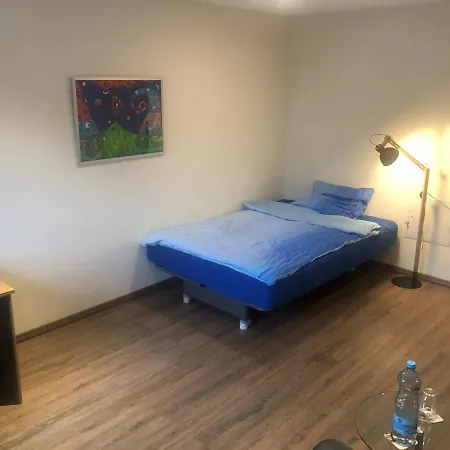 Calm Spacy Room, Own Modern Bath, Near Center, To 1 Person Or A Couple - Not Suitable For Craftsmen, Not Accepted - Privatly Rented Privatunterkunft *