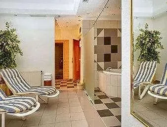 H+ Hotel 4*