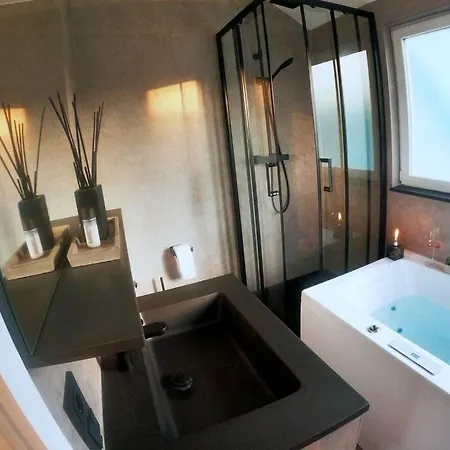 Maisonette Apartment With Jacuzzi Apartament *