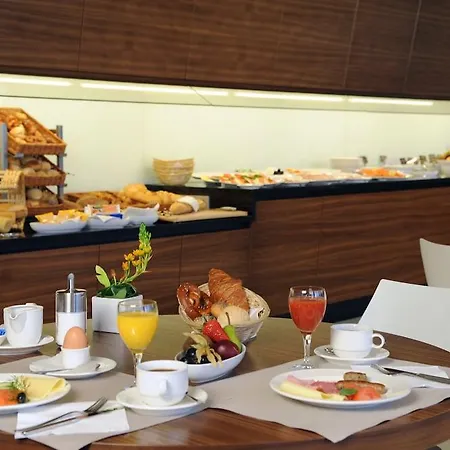 Novotel Am Messezentrum 4*