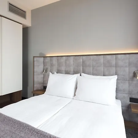 Hotel Adina
