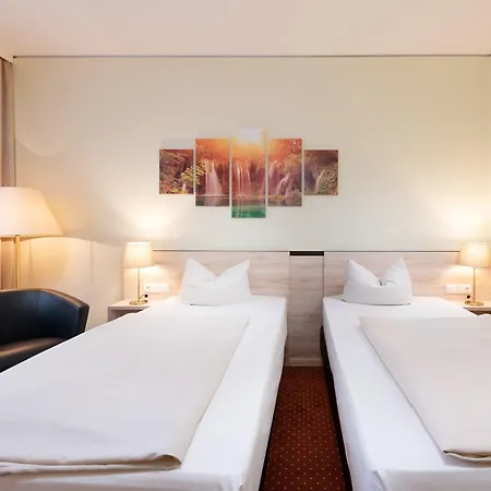 Hotell Novina Suedwestpark
