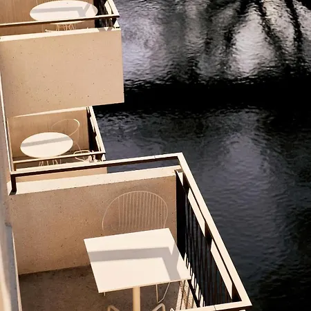 Karl August - A Neighborhood Hotel