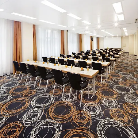 Hotel Moevenpick Airport 4*