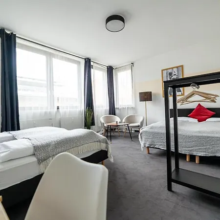 Aparthotel Full House - Shared Bath & Kitchen
